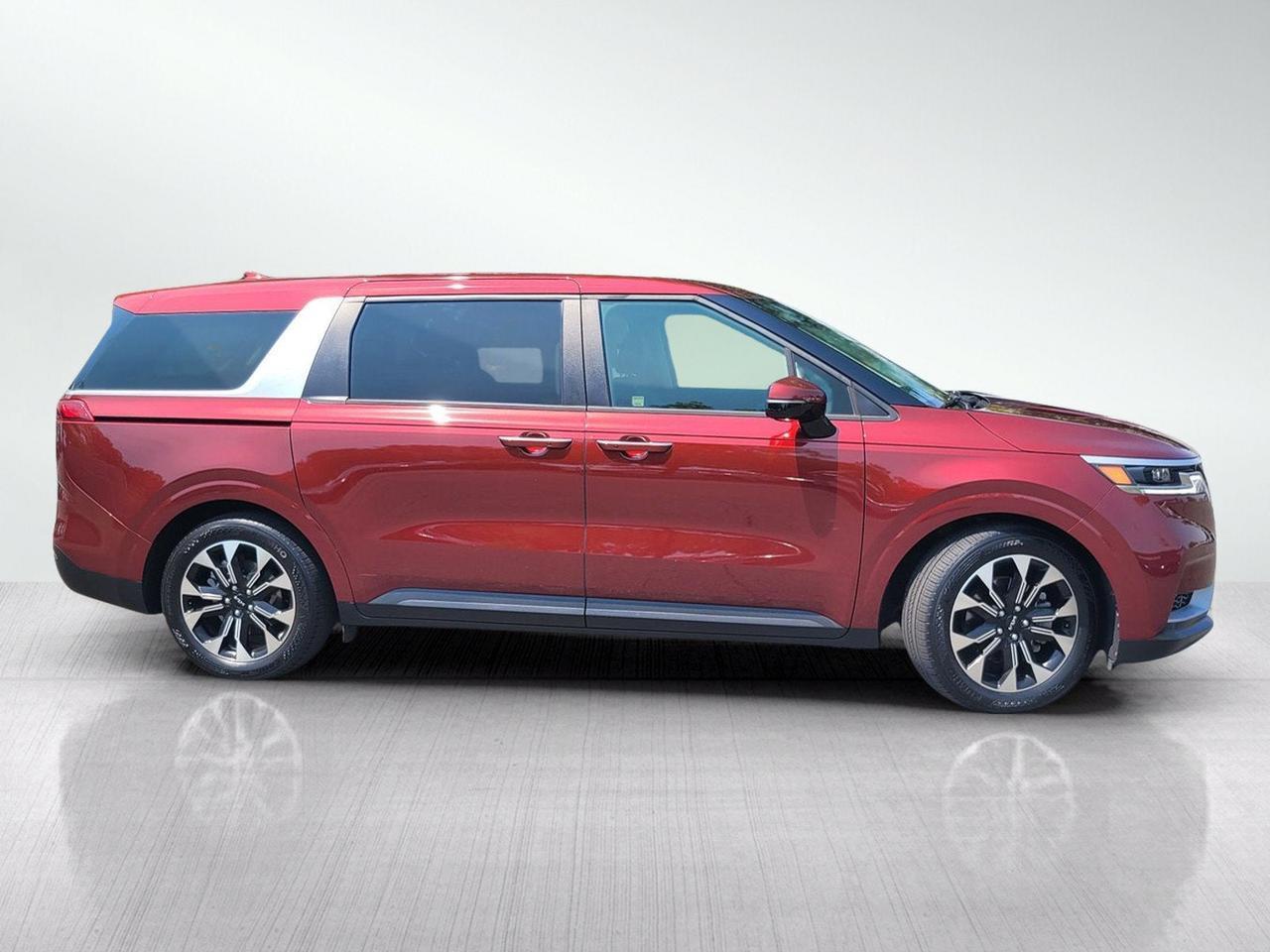 2023 Kia CARNIVAL EX