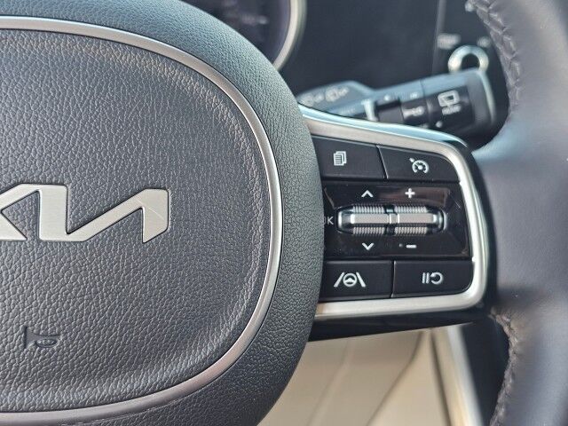2023 Kia Carnival LX photo 31
