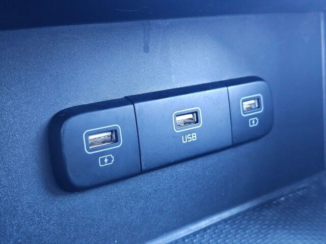 2023 Kia Carnival LX photo 37