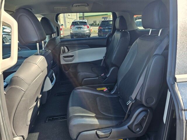 2023 Kia Carnival LX photo 20