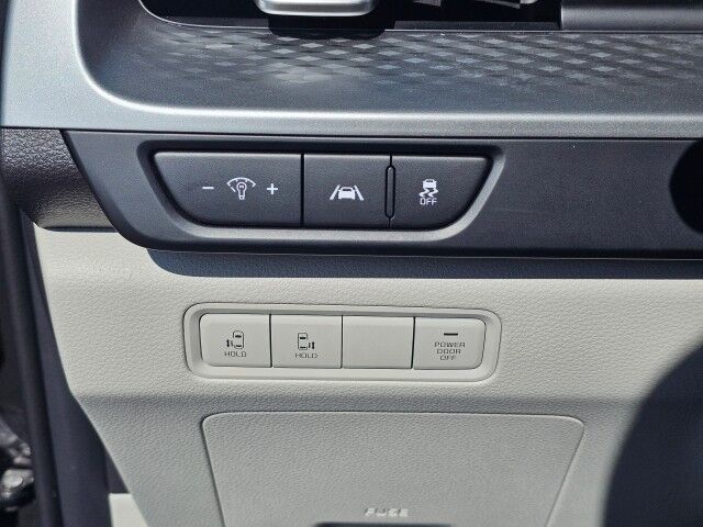 2023 Kia Carnival LX photo 28
