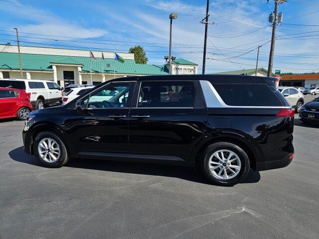 2023 Kia Carnival LX photo 6
