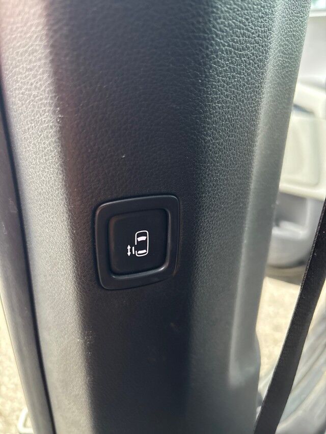 2023 Kia Carnival LX Cleveland OH