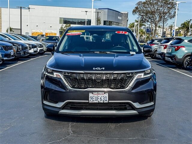 2023 Kia Carnival LX
