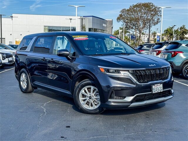 2023 Kia Carnival LX