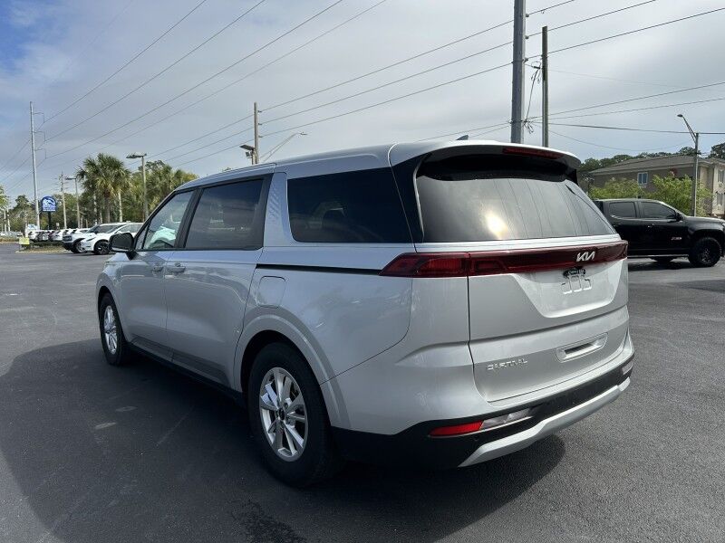 2023 Kia Carnival LX
