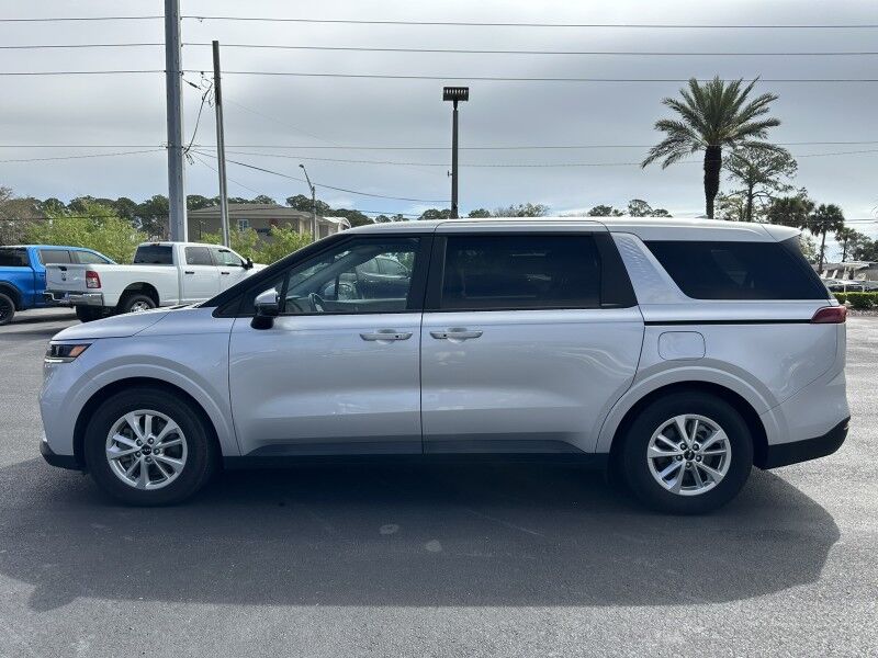 2023 Kia Carnival LX