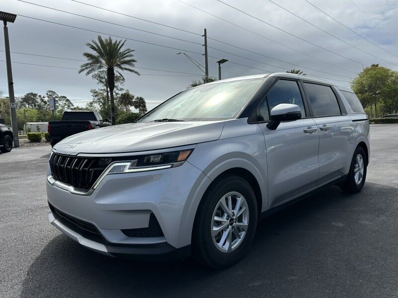 2023 Kia Carnival LX