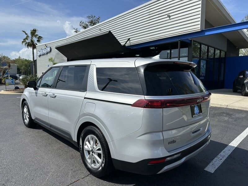 2023 Kia Carnival LX