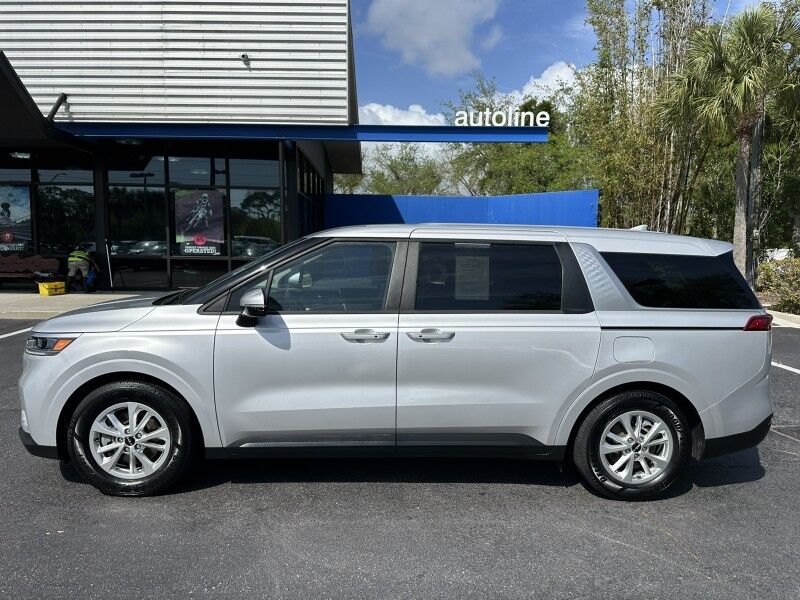 2023 Kia Carnival LX