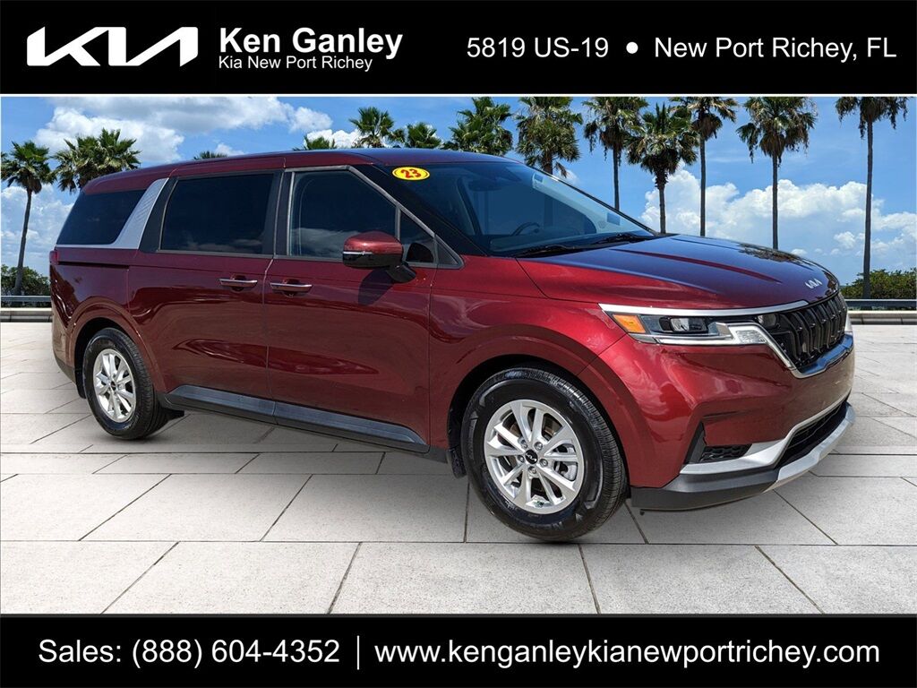 2023 Kia Carnival LX Oshkosh WI