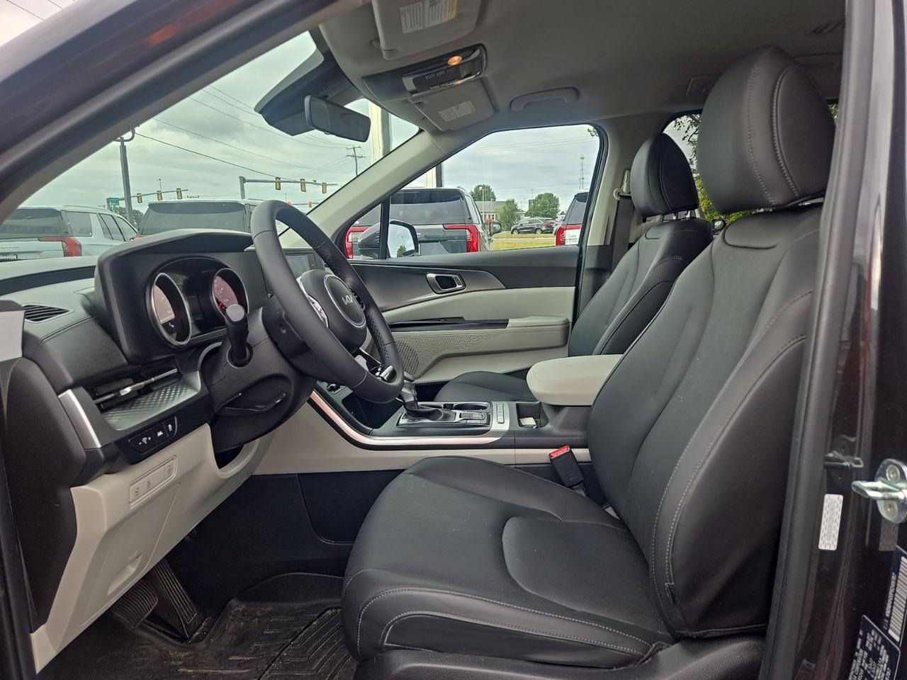 2023 Kia Carnival LX Seat Package Fredericksburg VA