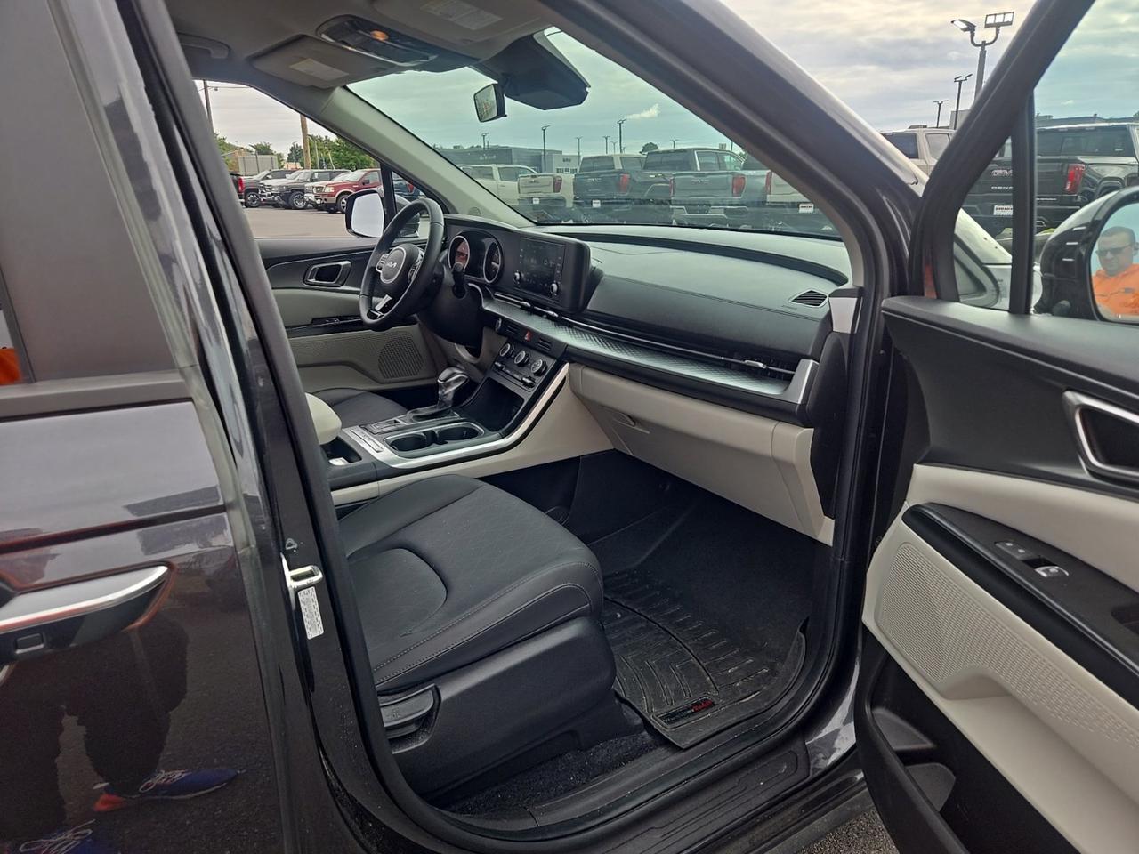 2023 Kia Carnival LX Seat Package Fredericksburg VA