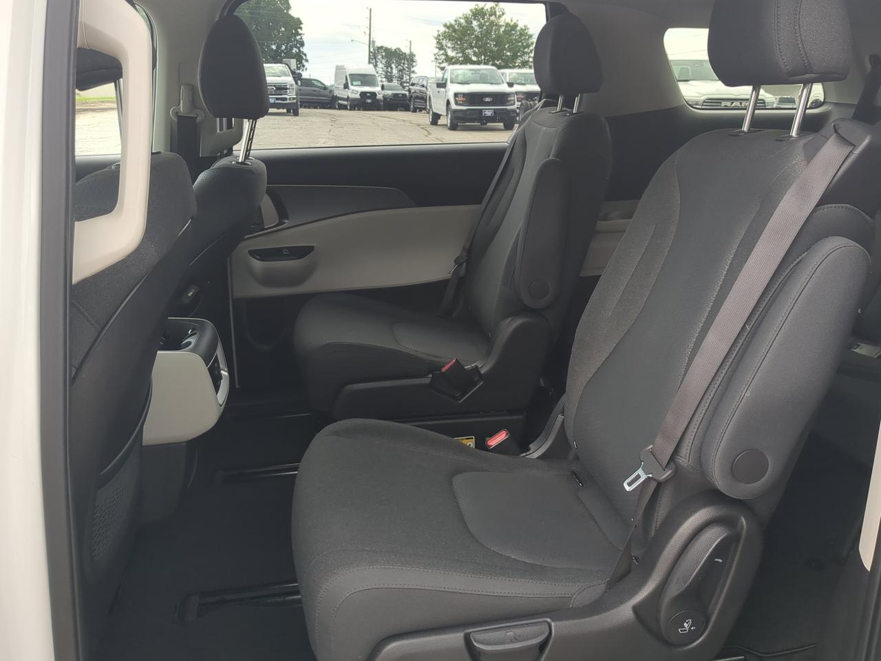 2023 Kia Carnival LX Winder GA