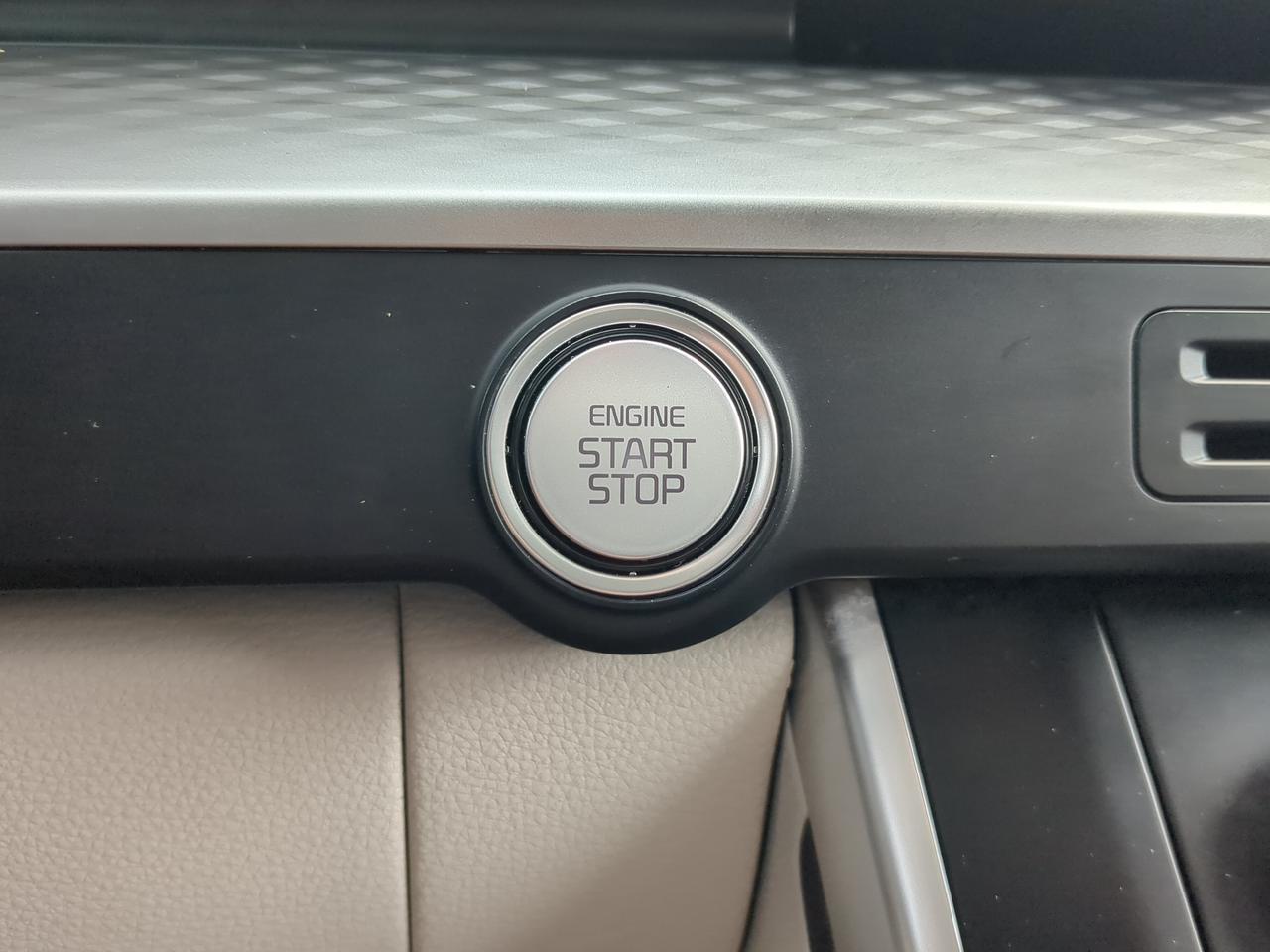 2023 Kia Carnival LX Winder GA