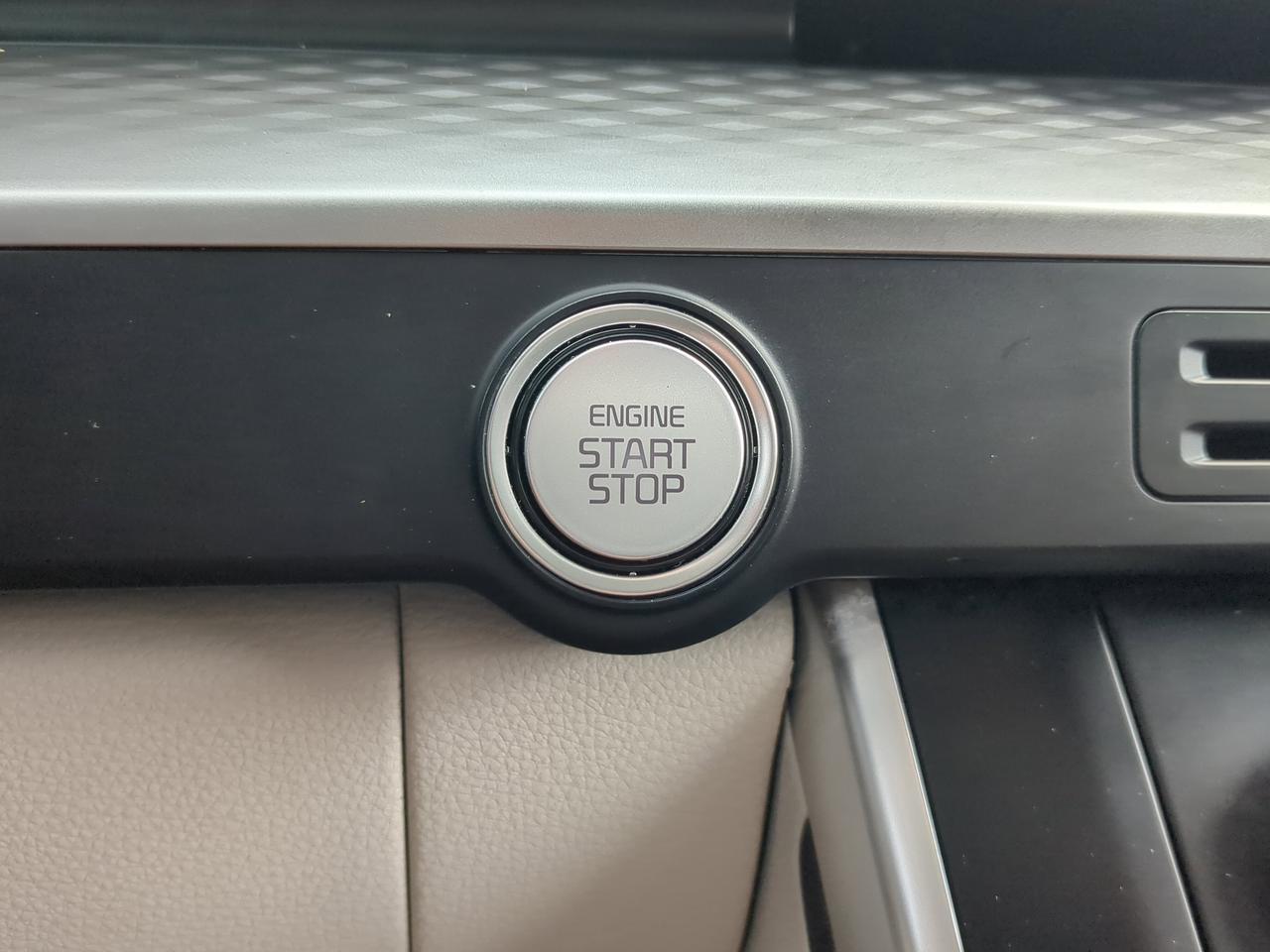 2023 Kia Carnival LX Winder GA