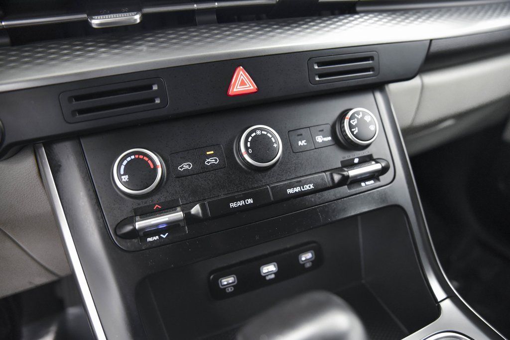 2023 Kia Carnival MPV LX Akron OH