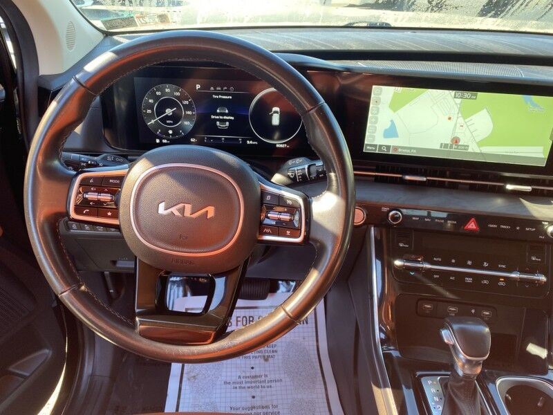 2023 Kia Carnival SX
