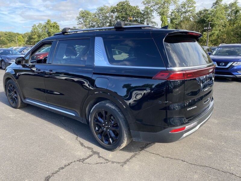 2023 Kia Carnival SX