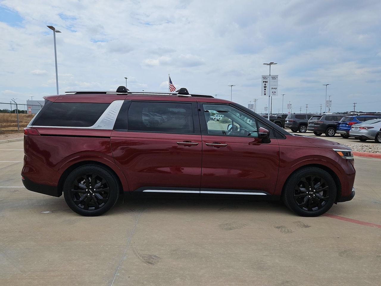 2023 Kia Carnival SX