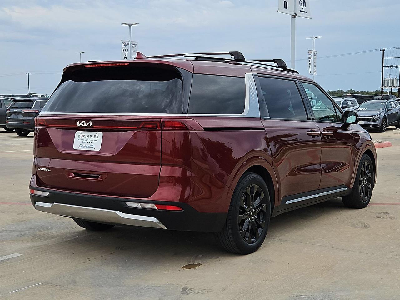 2023 Kia Carnival SX