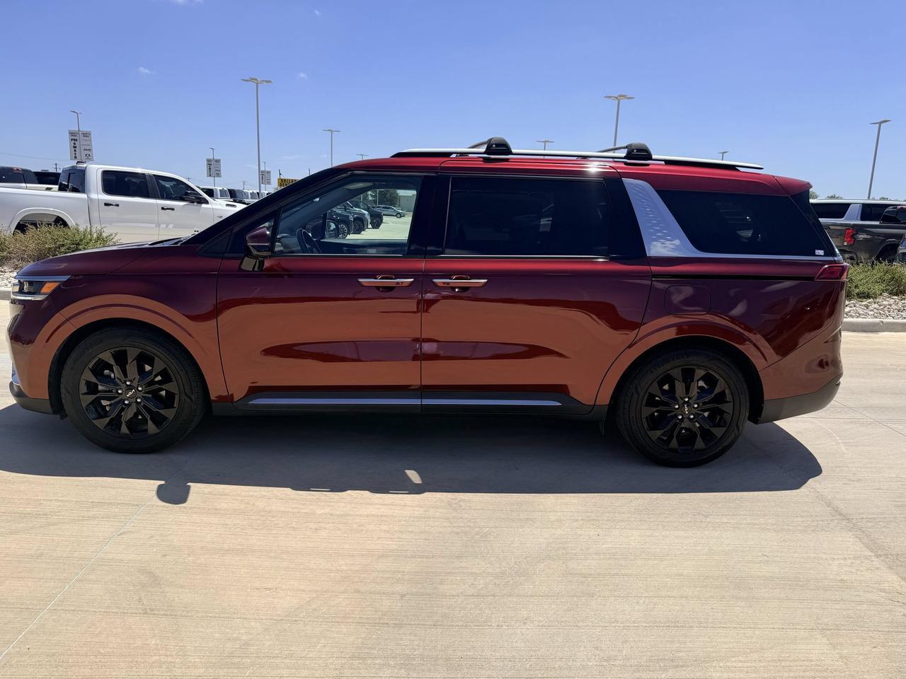 2023 Kia Carnival SX Castroville TX