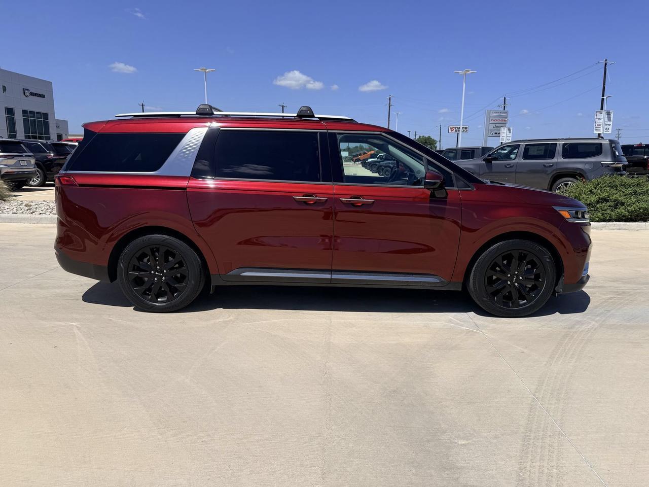 2023 Kia Carnival SX