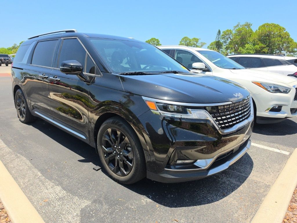 2023 Kia Carnival SX