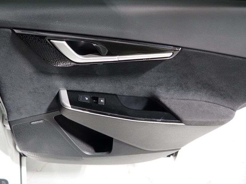 2023 Kia EV6 GT AWD *HEADS-UP DISPLAY, NAVIGATION, ADAPTIVE CRUISE, SAFETY ALERTS, 360 VIEW CAMERAS, MOONROOF, HEATED SPORT SEATS/STEERING, REMOTE PARKING, MERIDIAN AUDIO, WIRELESS CHARGING, ANDROID & APPLE Round Rock TX