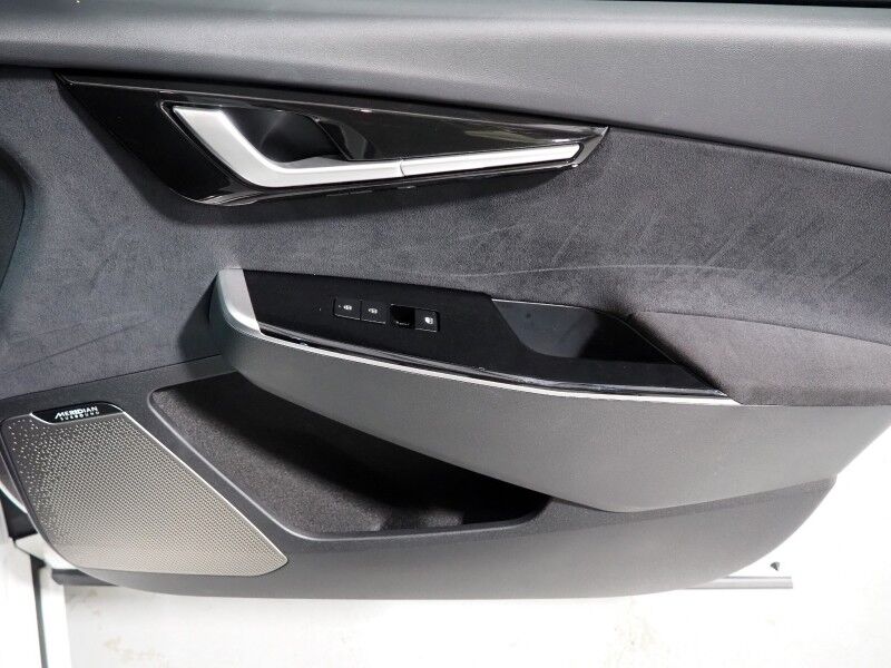 2023 Kia EV6 GT AWD *HEADS-UP DISPLAY, NAVIGATION, ADAPTIVE CRUISE, SAFETY ALERTS, 360 VIEW CAMERAS, MOONROOF, HEATED SPORT SEATS/STEERING, REMOTE PARKING, MERIDIAN AUDIO, WIRELESS CHARGING, ANDROID & APPLE Round Rock TX