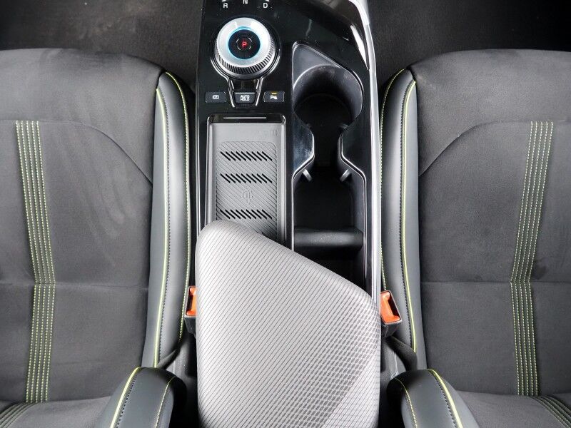 2023 Kia EV6 GT AWD *HEADS-UP DISPLAY, NAVIGATION, ADAPTIVE CRUISE, SAFETY ALERTS, 360 VIEW CAMERAS, MOONROOF, HEATED SPORT SEATS/STEERING, REMOTE PARKING, MERIDIAN AUDIO, WIRELESS CHARGING, ANDROID & APPLE Round Rock TX