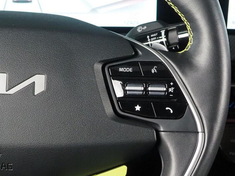 2023 Kia EV6 GT AWD *HEADS-UP DISPLAY, NAVIGATION, ADAPTIVE CRUISE, SAFETY ALERTS, 360 VIEW CAMERAS, MOONROOF, HEATED SPORT SEATS/STEERING, REMOTE PARKING, MERIDIAN AUDIO, WIRELESS CHARGING, ANDROID & APPLE Round Rock TX