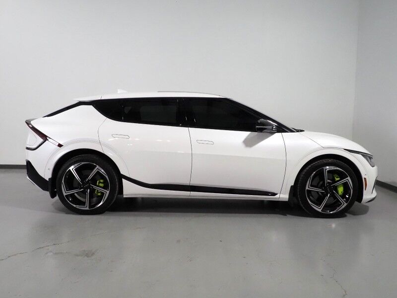 2023 Kia EV6 GT AWD *HEADS-UP DISPLAY, NAVIGATION, ADAPTIVE CRUISE, SAFETY ALERTS, 360 VIEW CAMERAS, MOONROOF, HEATED SPORT SEATS/STEERING, REMOTE PARKING, MERIDIAN AUDIO, WIRELESS CHARGING, ANDROID & APPLE Round Rock TX