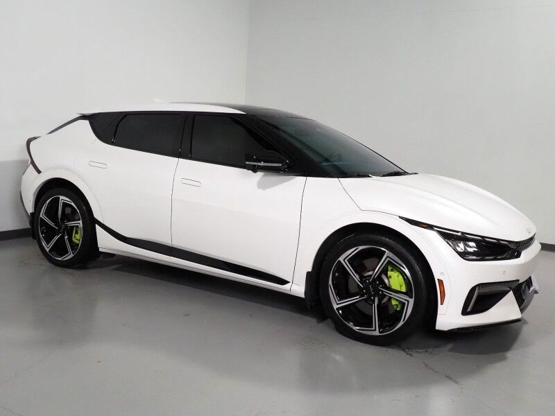 2023 Kia EV6 GT AWD *HEADS-UP DISPLAY, NAVIGATION, ADAPTIVE CRUISE, SAFETY ALERTS, 360 VIEW CAMERAS, MOONROOF, HEATED SPORT SEATS/STEERING, REMOTE PARKING, MERIDIAN AUDIO, WIRELESS CHARGING, ANDROID & APPLE