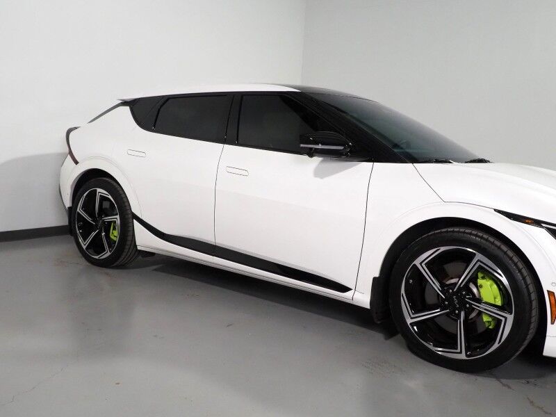 2023 Kia EV6 GT AWD *HEADS-UP DISPLAY, NAVIGATION, ADAPTIVE CRUISE, SAFETY ALERTS, 360 VIEW CAMERAS, MOONROOF, HEATED SPORT SEATS/STEERING, REMOTE PARKING, MERIDIAN AUDIO, WIRELESS CHARGING, ANDROID & APPLE Round Rock TX