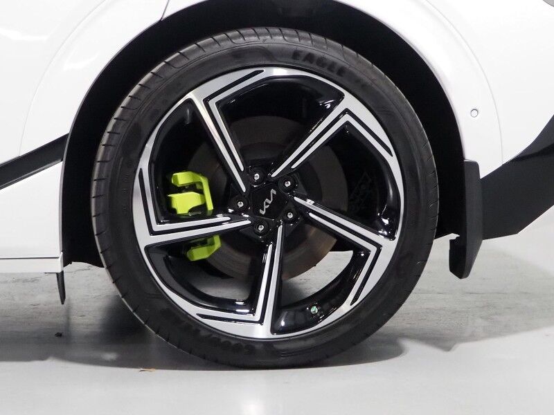 2023 Kia EV6 GT AWD *HEADS-UP DISPLAY, NAVIGATION, ADAPTIVE CRUISE, SAFETY ALERTS, 360 VIEW CAMERAS, MOONROOF, HEATED SPORT SEATS/STEERING, REMOTE PARKING, MERIDIAN AUDIO, WIRELESS CHARGING, ANDROID & APPLE Round Rock TX