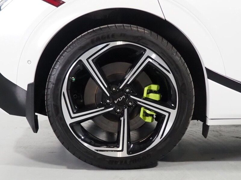 2023 Kia EV6 GT AWD *HEADS-UP DISPLAY, NAVIGATION, ADAPTIVE CRUISE, SAFETY ALERTS, 360 VIEW CAMERAS, MOONROOF, HEATED SPORT SEATS/STEERING, REMOTE PARKING, MERIDIAN AUDIO, WIRELESS CHARGING, ANDROID & APPLE Round Rock TX