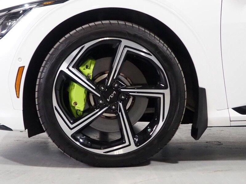 2023 Kia EV6 GT AWD *HEADS-UP DISPLAY, NAVIGATION, ADAPTIVE CRUISE, SAFETY ALERTS, 360 VIEW CAMERAS, MOONROOF, HEATED SPORT SEATS/STEERING, REMOTE PARKING, MERIDIAN AUDIO, WIRELESS CHARGING, ANDROID & APPLE Round Rock TX