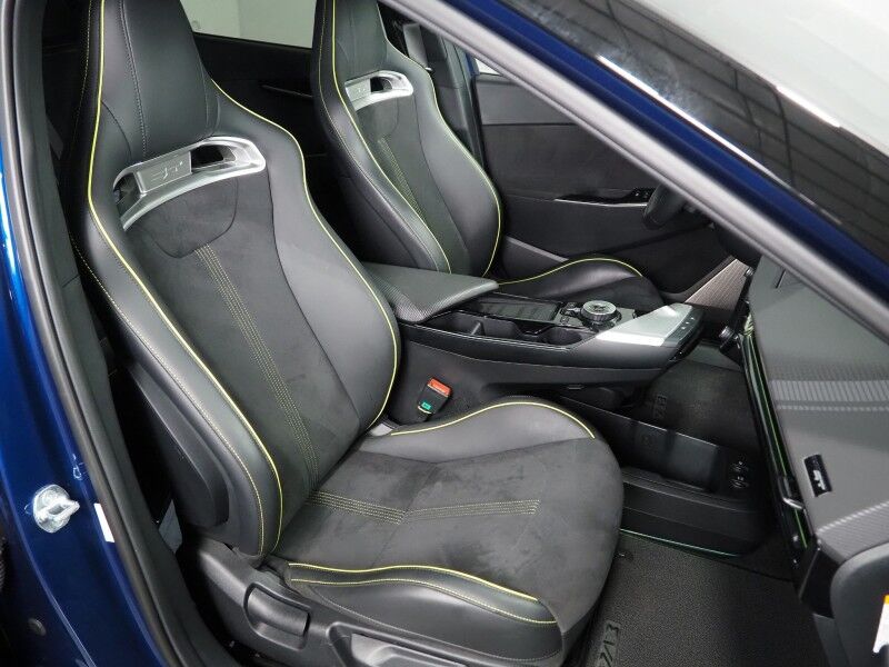 2023 Kia EV6 GT AWD *HEADS-UP DISPLAY, NAVIGATION, ADAPTIVE CRUISE, SAFETY ALERTS, 360 VIEW CAMERAS, MOONROOF, HEATED SPORT SEATS/STEERING, REMOTE PARKING, MERIDIAN AUDIO, WIRELESS CHARGING, ANDROID & APPLE Round Rock TX