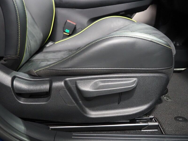 2023 Kia EV6 GT AWD *HEADS-UP DISPLAY, NAVIGATION, ADAPTIVE CRUISE, SAFETY ALERTS, 360 VIEW CAMERAS, MOONROOF, HEATED SPORT SEATS/STEERING, REMOTE PARKING, MERIDIAN AUDIO, WIRELESS CHARGING, ANDROID & APPLE Round Rock TX