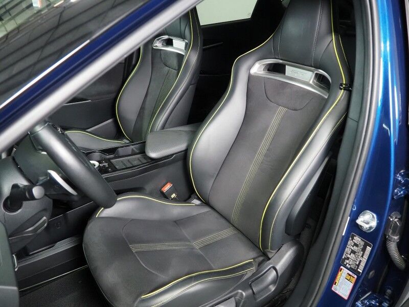 2023 Kia EV6 GT AWD *HEADS-UP DISPLAY, NAVIGATION, ADAPTIVE CRUISE, SAFETY ALERTS, 360 VIEW CAMERAS, MOONROOF, HEATED SPORT SEATS/STEERING, REMOTE PARKING, MERIDIAN AUDIO, WIRELESS CHARGING, ANDROID & APPLE Round Rock TX