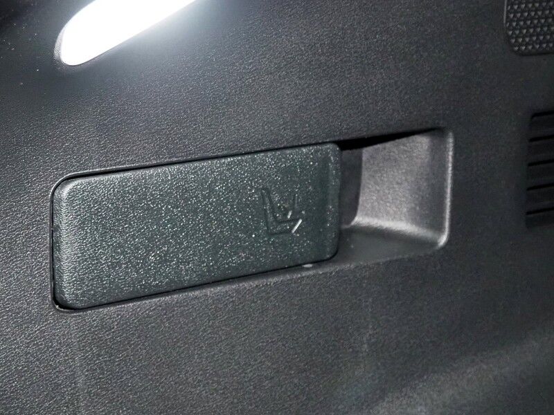 2023 Kia EV6 GT AWD *HEADS-UP DISPLAY, NAVIGATION, ADAPTIVE CRUISE, SAFETY ALERTS, 360 VIEW CAMERAS, MOONROOF, HEATED SPORT SEATS/STEERING, REMOTE PARKING, MERIDIAN AUDIO, WIRELESS CHARGING, ANDROID & APPLE Round Rock TX