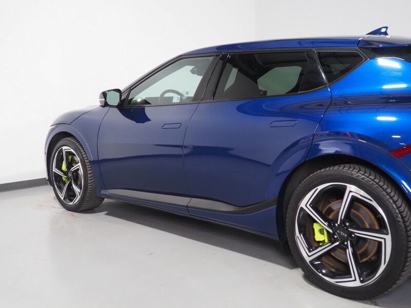2023 Kia EV6 GT AWD *HEADS-UP DISPLAY, NAVIGATION, ADAPTIVE CRUISE, SAFETY ALERTS, 360 VIEW CAMERAS, MOONROOF, HEATED SPORT SEATS/STEERING, REMOTE PARKING, MERIDIAN AUDIO, WIRELESS CHARGING, ANDROID & APPLE Round Rock TX