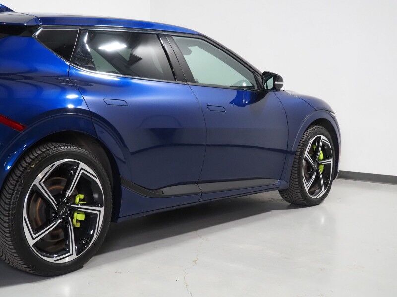 2023 Kia EV6 GT AWD *HEADS-UP DISPLAY, NAVIGATION, ADAPTIVE CRUISE, SAFETY ALERTS, 360 VIEW CAMERAS, MOONROOF, HEATED SPORT SEATS/STEERING, REMOTE PARKING, MERIDIAN AUDIO, WIRELESS CHARGING, ANDROID & APPLE Round Rock TX