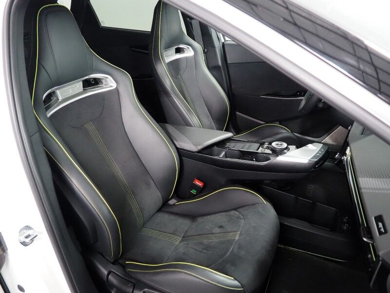 2023 Kia EV6 GT AWD *HEADS-UP DISPLAY, NAVIGATION, ADAPTIVE CRUISE, SAFETY ALERTS, 360 VIEW CAMERAS, MOONROOF, HEATED SPORT SEATS/STEERING, REMOTE PARKING, MERIDIAN AUDIO, WIRELESS CHARGING, ANDROID & APPLE Round Rock TX