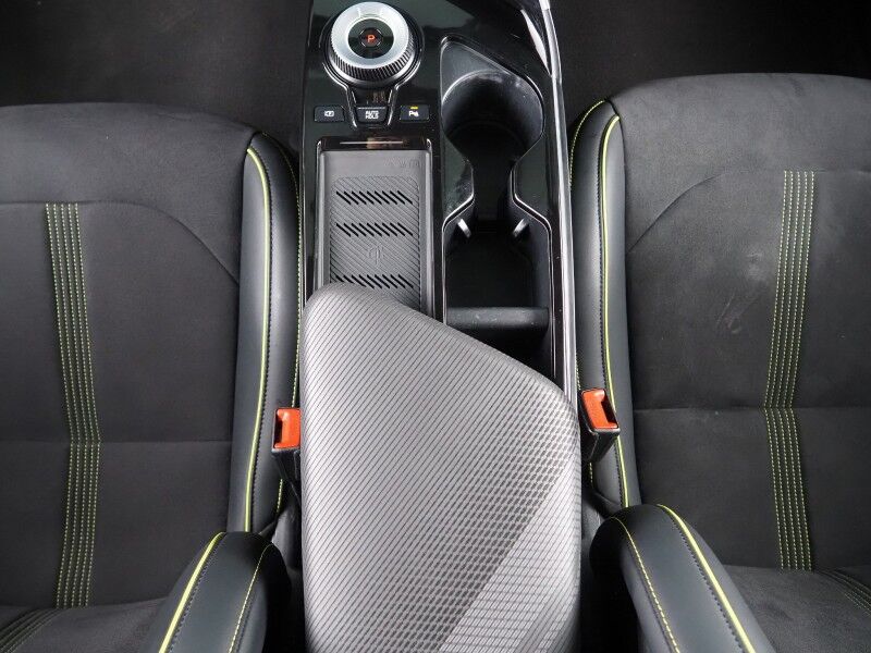 2023 Kia EV6 GT AWD *HEADS-UP DISPLAY, NAVIGATION, ADAPTIVE CRUISE, SAFETY ALERTS, 360 VIEW CAMERAS, MOONROOF, HEATED SPORT SEATS/STEERING, REMOTE PARKING, MERIDIAN AUDIO, WIRELESS CHARGING, ANDROID & APPLE Round Rock TX