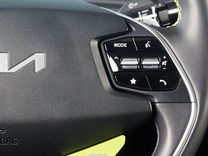 2023 Kia EV6 GT AWD *HEADS-UP DISPLAY, NAVIGATION, ADAPTIVE CRUISE, SAFETY ALERTS, 360 VIEW CAMERAS, MOONROOF, HEATED SPORT SEATS/STEERING, REMOTE PARKING, MERIDIAN AUDIO, WIRELESS CHARGING, ANDROID & APPLE Round Rock TX