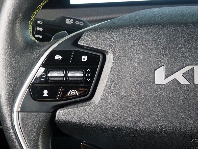 2023 Kia EV6 GT AWD *HEADS-UP DISPLAY, NAVIGATION, ADAPTIVE CRUISE, SAFETY ALERTS, 360 VIEW CAMERAS, MOONROOF, HEATED SPORT SEATS/STEERING, REMOTE PARKING, MERIDIAN AUDIO, WIRELESS CHARGING, ANDROID & APPLE Round Rock TX