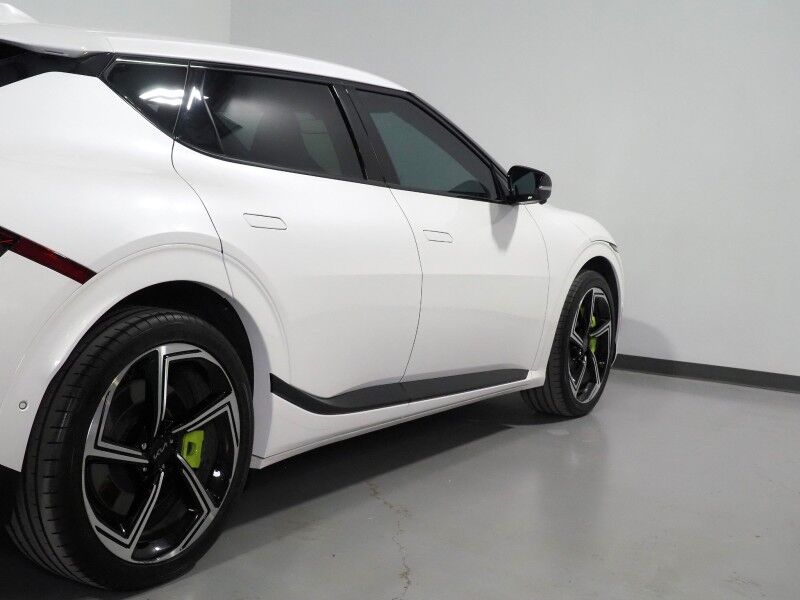 2023 Kia EV6 GT AWD *HEADS-UP DISPLAY, NAVIGATION, ADAPTIVE CRUISE, SAFETY ALERTS, 360 VIEW CAMERAS, MOONROOF, HEATED SPORT SEATS/STEERING, REMOTE PARKING, MERIDIAN AUDIO, WIRELESS CHARGING, ANDROID & APPLE Round Rock TX