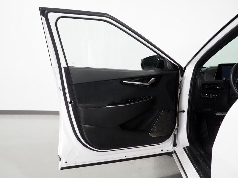 2023 Kia EV6 GT AWD *HEADS-UP DISPLAY, NAVIGATION, ADAPTIVE CRUISE, SAFETY ALERTS, 360 VIEW CAMERAS, MOONROOF, HEATED SPORT SEATS/STEERING, REMOTE PARKING, MERIDIAN AUDIO, WIRELESS CHARGING, ANDROID & APPLE Round Rock TX